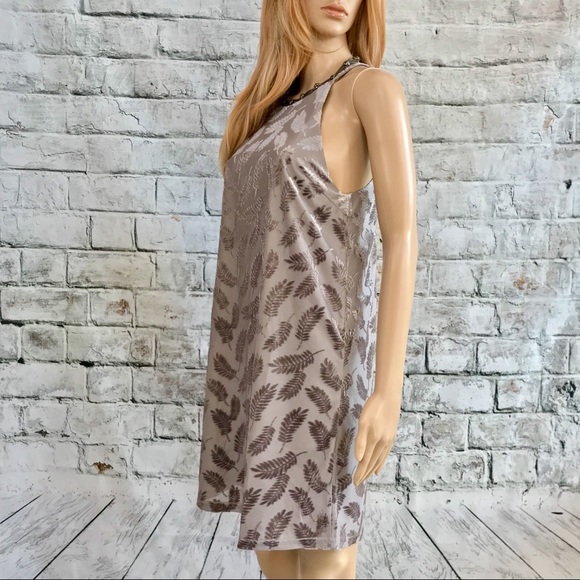 🔥NWT Pearl Gray Leaf Patterned Lace Up Dress - Picture 8 of 8